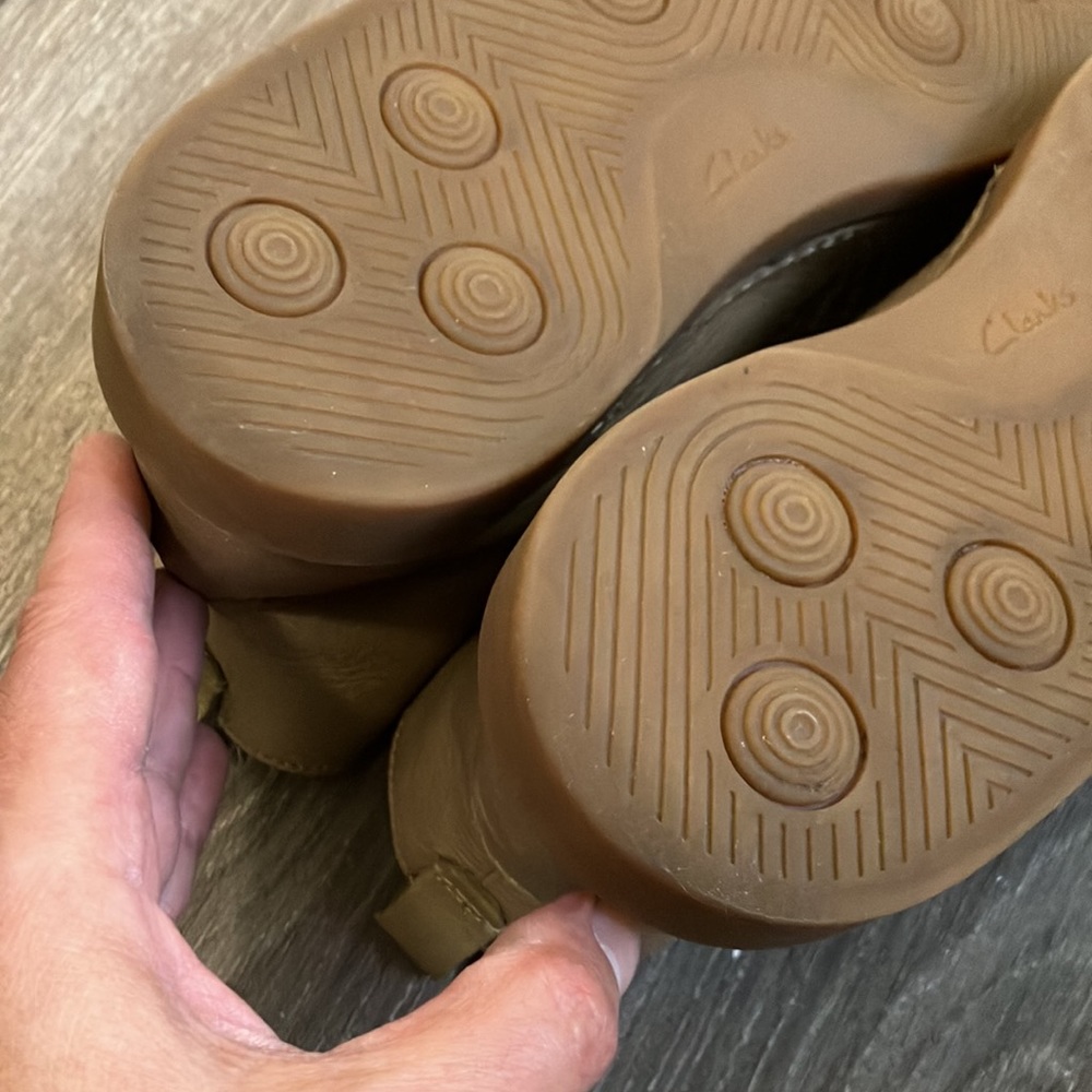 Clarks - Picture 11 of 17